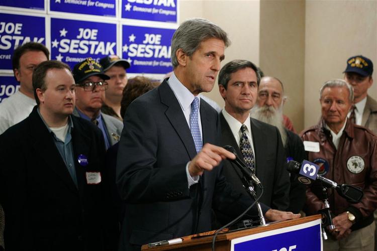 Senator John Kerry undskylder nu udtalelser om Irak-krigen. 