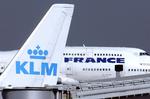 72 ansatte i Charles de Gaulle-lufthavnen i Paris er blevet suspenderet på grund af mistanke om terror-forbindelser. 