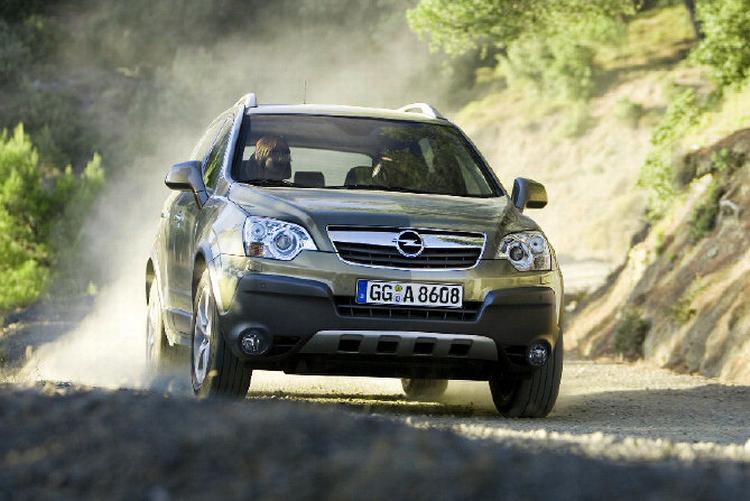 Opel Antara klarer grusveje, men så heller ikke ret meget mere udfordrende terræn. Foto: Opel 