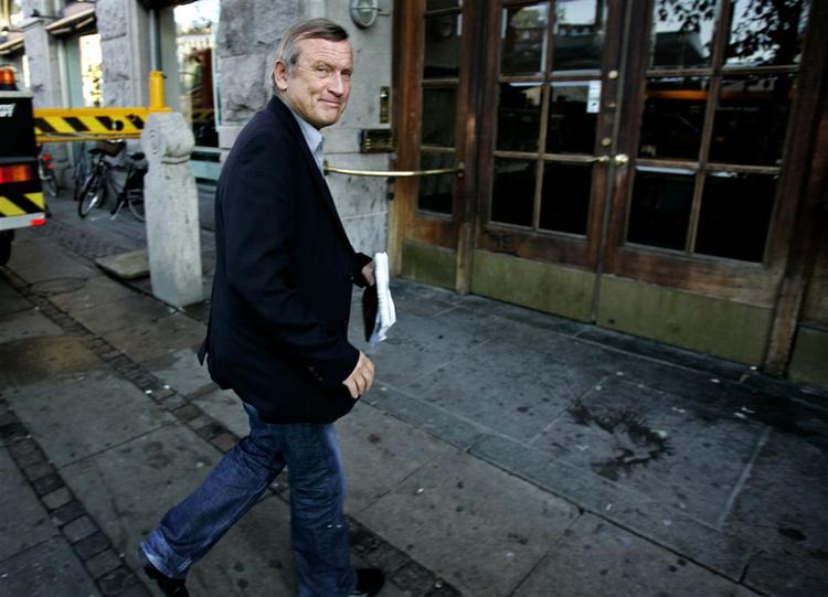 Tidligere Farum-borgmester Peter Brixtofte er på vej byretten for at holde sin afsluttende tale. 