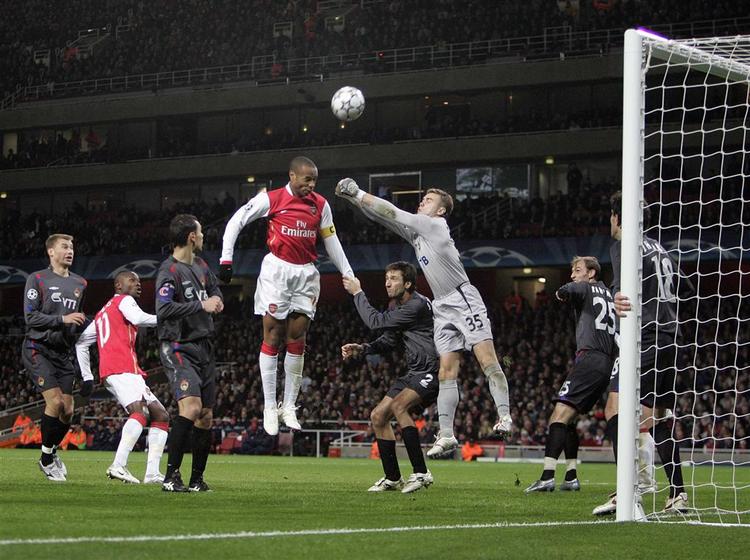 Arsenal's Thierry Henry header mod mål i onsdagens Champions League kamp mod CSKA Moskva, der nu kan genses på internettet. 