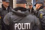 Politiet i Århus deætager i et forsøg, hvor de bliver udstyret med peberspray. Nu vil et politisk flertal udvide ordningen til hele landet. 