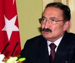 Tyrkiets tidligere premierminister Bulent Ecevic lå i koma det sidste halve år af sit 81 år lange liv. 