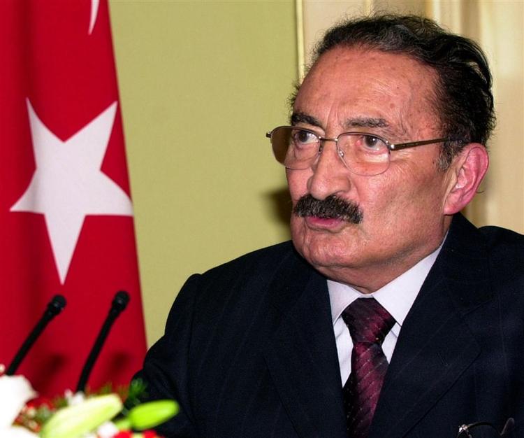 Tyrkiets tidligere premierminister Bulent Ecevic lå i koma det sidste halve år af sit 81 år lange liv. 
