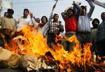 Iraks ledelse frygter endnu mere vold og uro efter dødsdommen over landets tidligere leder Saddam Hussein. 