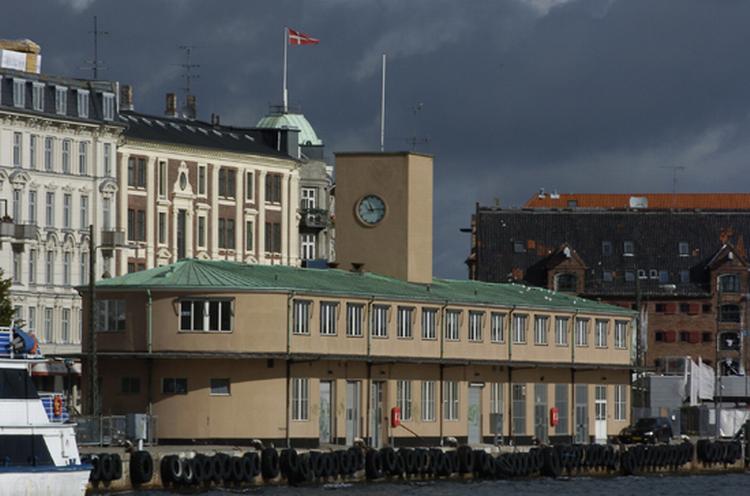 Custom House at Havnegade 44 består af tre forskellige restauranter, en deli, barer og to private dining rooms. 