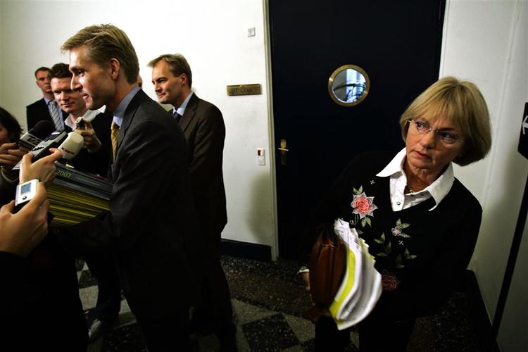 Dansk Folkeparti med Kristian Thulesen Dahl og Pia Kjærsgaard har sammen med regeringen forsøgt at hjælpe syge ledige, så de ikke ender direkte i kontanthjælp. 