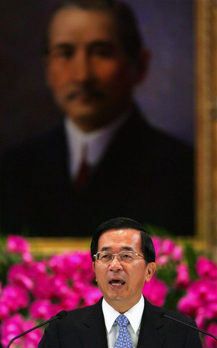 Taiwans præsident Chen Shui-bian: »Ikke en eneste dollar er endt i private lommer«. 