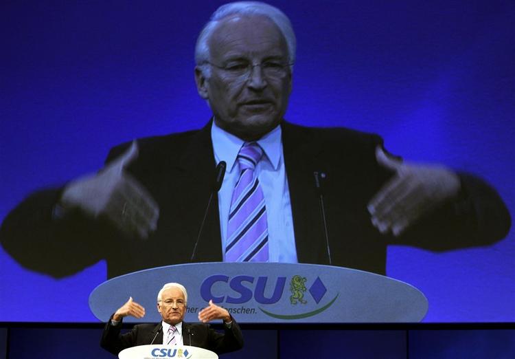 Det tyske konservative partiformand og ministerpræsident i delstaten Bayern Edmund Stoiber truer tyrkerne med at stoppe forhandlingene om optagelse i EU, idet han mener, at de har brudt en aftale om at løse problemerne med Cypern. 