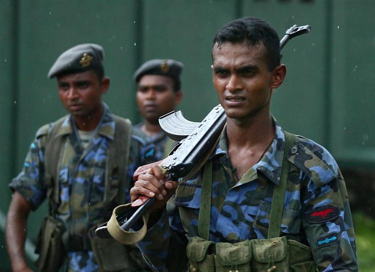 Den srilankanske regering svarede i dag igen på oprørernes angreb. 45 civile menes dræbt. 