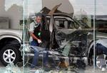 Der ventede politiet et stort oprydningsarbejde, efter otte eksplosioner hærgede flere udstillinglokaler i det sydlige Thailand 