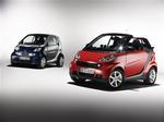 Den nye Smart som cabriolet (forrest) sammen med den originale version. Der er ikke meget forskel. 