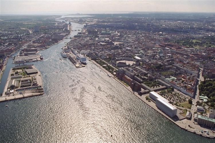Strid om forbindelse over havnen til Operaen. 