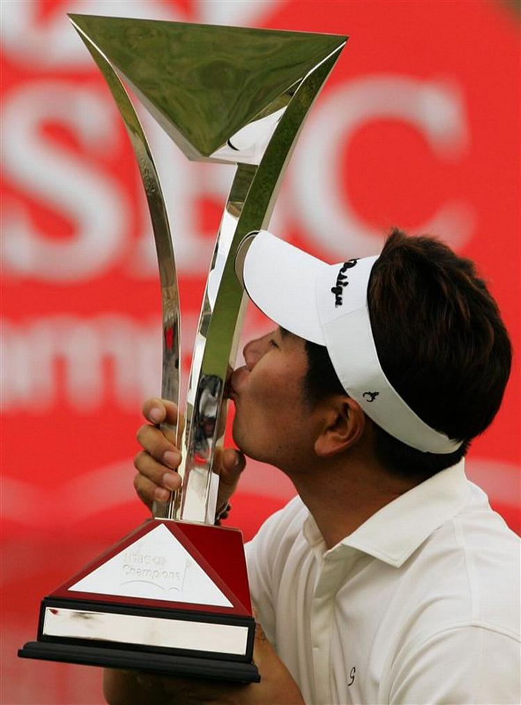 Sydkoreaneren Yong-Eun Yang stoppede Tiger Woods, så han ikke fik sin ottende sejr i træk. 