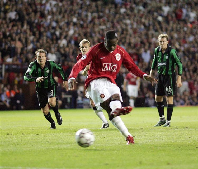 Manchester Uniteds Luis Saha(her fra en tidligere kamp) afgjorde kampen, da Manchester United slog Blackburn. 