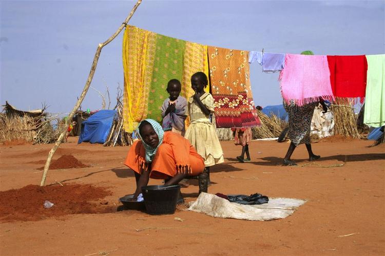 Flygtningelejre i Darfur bliver hærget af militser 