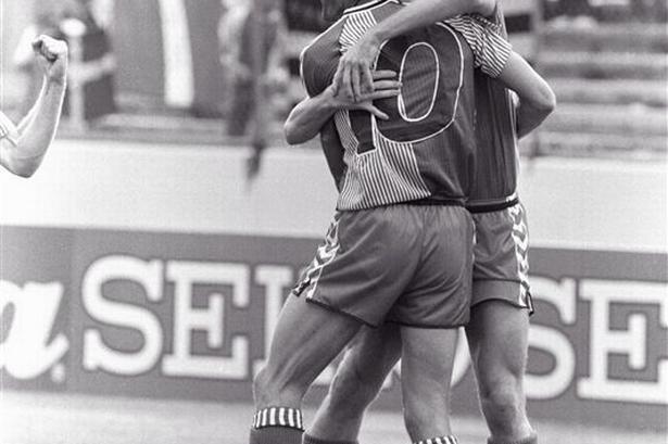 Mere jubel mellem Preben Elkjær og Michael Laudrup, denne gang ved VM i Mexico. 