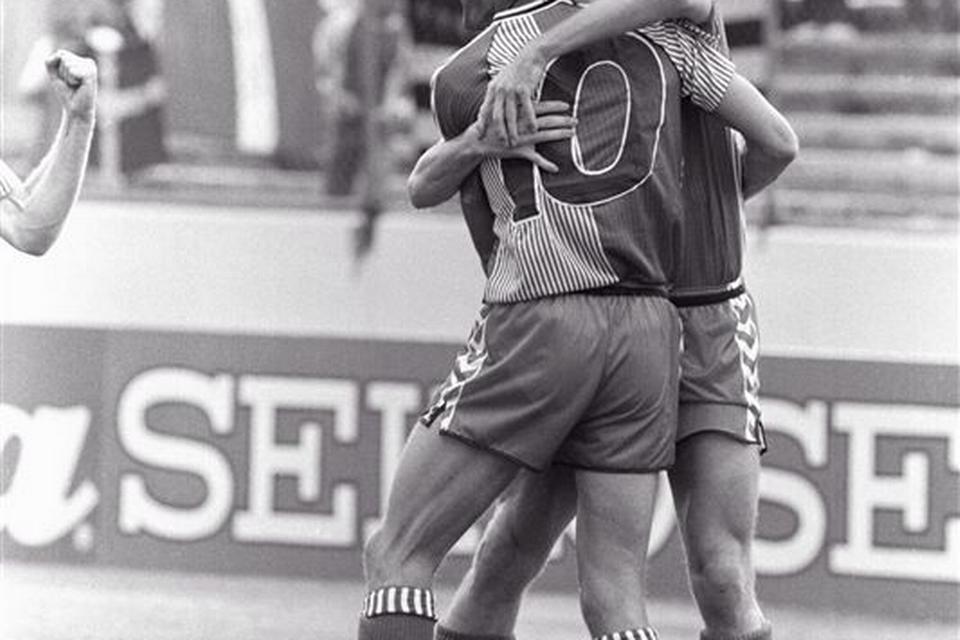 Mere jubel mellem Preben Elkjær og Michael Laudrup, denne gang ved VM i Mexico. 