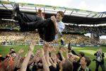 Brøndby dansk mester 2005. Brøndbys træner Michael Laudrup blev hyldet efter kampen. 