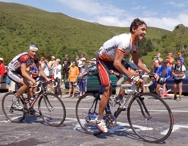 Francisco Mancebo til højre, her under Tour de France i 2004. 