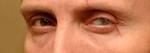 Mads Mikkelsen er overbevisende ubehagelig i rollen som Bond-skurken Le Chifre, mener de udenlandske anmeldere. 