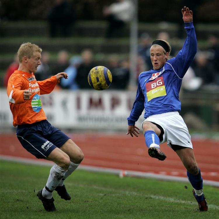 Tobias Mikkelsen fra Lyngby (th.) scorede i sin U20-debut, da Danmark vandt 1-0 over Tyrkiet. 