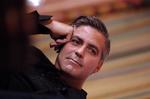George Clooney slog for alvor igennem i tv-serien 'ER', hvor han spillede lægen Douglas Ross. 