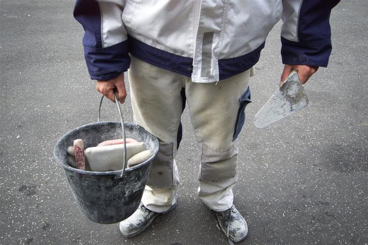 Undersøgelse viser, at danskerne er mere villige til at acceptere, at en dansk håndværker tjener et beløb sort, end at en østeuropæisk håndværker gør det samme. 