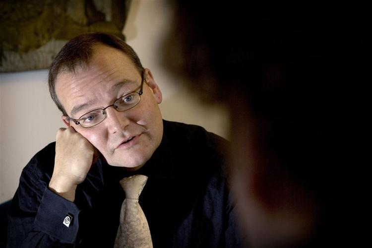 Rene la Cour Sell bliver beskyldt for at blande kasketter, 