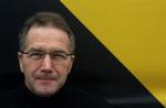Venstres kommunalpolitiske ordfører, Leif Mikkelsen, er blevet kaldt for »skadelig« for partiet af beskæftigelsesminister Claus Hjorth Frederiksen. Han har stadig ikke fået nogen forklaring og ser frem til gruppemødet i Venstre på tirsdsag. 