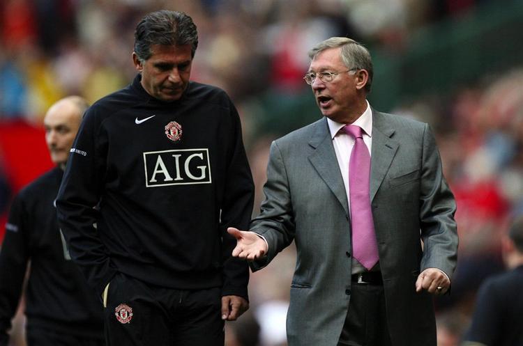 Assistenttræner Carlos Quieroz (tv.) får fuld opbakning fra sin chef, Sir Alex Ferguson efter angrebet fra Luis Scolari. 