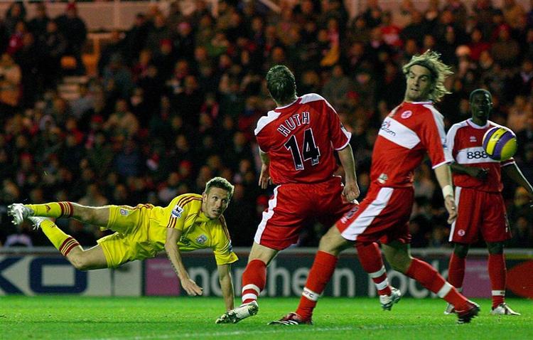 Liverpool's Craig Bellamy(til venstre) i 0-0 kampen mod Middlesbrough. 