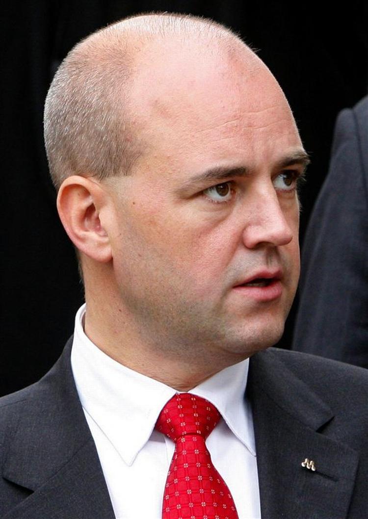 Sveriges nye borgerlige statsminister, Fredrik Reinfeldt, må konstatere, at vælgerne flygter over til oppositionen med Socialdemokraterne i spidsen. 