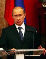 Kreml afviser anklager om, at den russiske regering står bag forgiftningen af en kritisk eks-spion. 