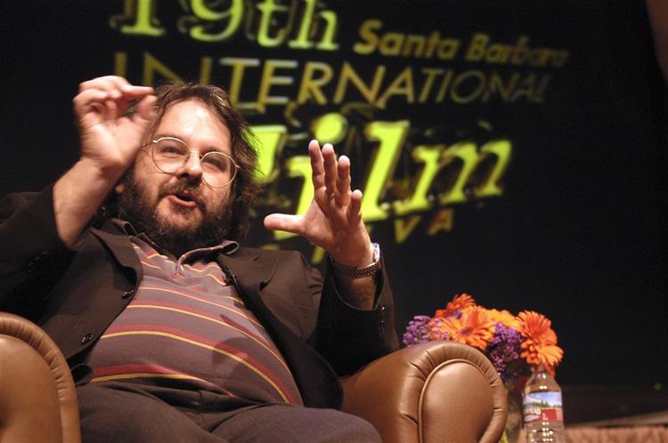 Instruktøren Peter Jackson har i et personligt brev til en hjemmesiden www.theonering.net forklaret, hvorfor Hobbitten bliver filmatiseret uden ham. 