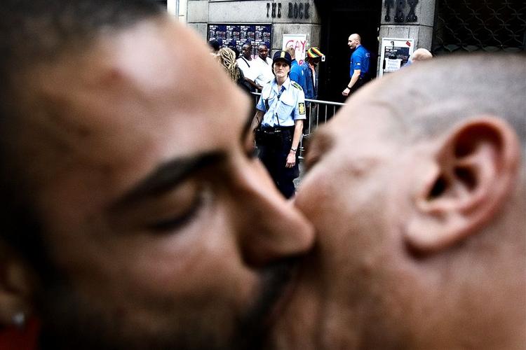 Kærligheden mellem homoseksuelle har fået bedre vilkår i Israel. Men kun, hvis parterne er blevet gift i udlandet. 