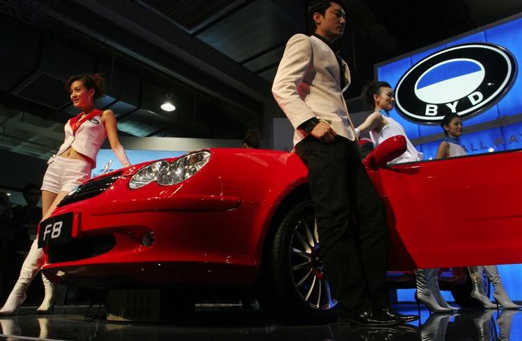 Byd F8 - en kinesisk bilmodel, der har lånt lidt af designet fra Mercedes. Foto: AP 