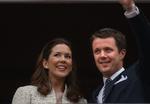 Befolkningen hylder Kronprins Frederik og Mary Donaldson