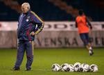 Luis Aragonés forud for kampen mod Sverige. 