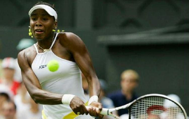 Venus Williams' læge har givet den trefoldige Wimbledon-mester forbud mod at spille i København. 