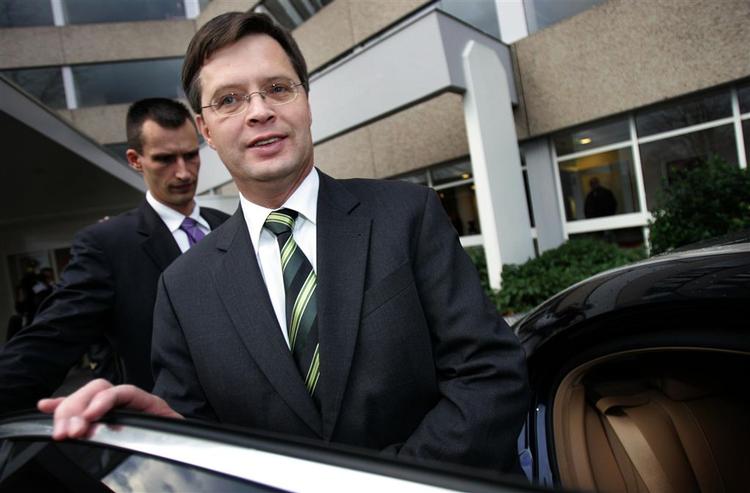 The Balkenende Standard - the Netherlands Labour Party says party members who earn more than Prime Minister Jan Peter Balkenende (archive photo) while working for the government will no longer be considered for certain public offices 