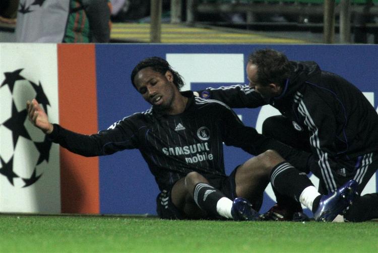 Drogba måtte udgå efter en times spil mod Werder Bremen. 