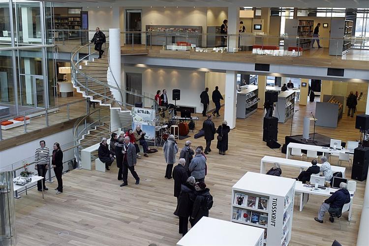 Det er storbibliotekerne - her i Kolding - som kommunerne satser på, selv om der også spares penge der. 