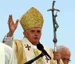 Pave Benedikt XVI advares mod at tage til Tyrkiet efter nylige kommentarer om muslimer. 