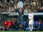 Hverken Real Madrid eller David Beckham kan leve med, at den berømte fodboldspiller sidder på bænken, siger et anonymt bestyrelsesmedlem i Real Madrid. 