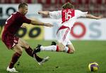 Ajax snublede og tabte 0-3 i opgøreret mod Sparta Rotterdam. Her Ajax's Tom De Mul(til højre) i en tidligere UEFA-Cup kamp. 