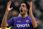 Fiorentinas Luca Toni gestikulerer under lokalopgøret mod Siena. 