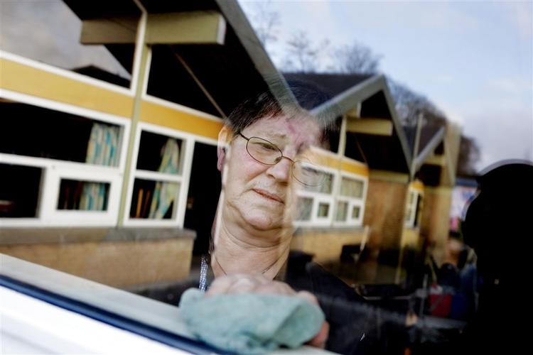 59-årige Judith Sørensen er blevet opsagt fra sit job hos ISS pr. 31.12 på Haldum-Hinnerup Skole. 
