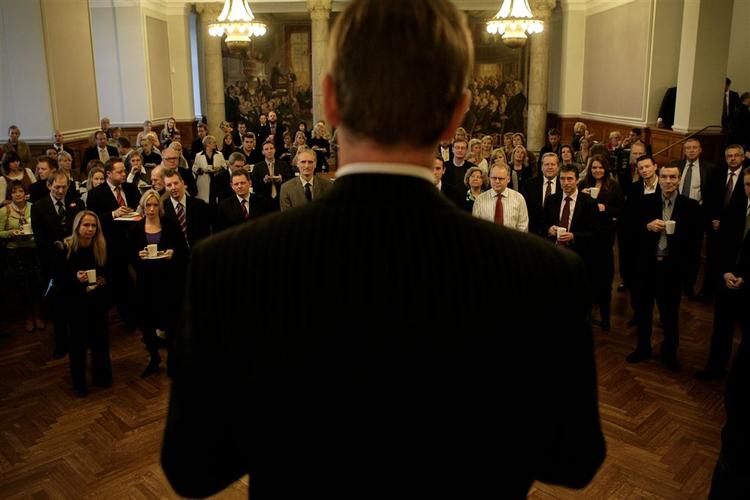 Der var kagemænd og kagekoner i Fællessalen på Christiansborg, da regeringen til morgen fejrede sit fem års jubilæum. 