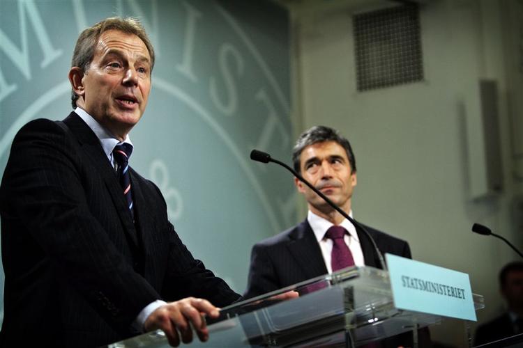 Anders Fogh Rasmussen og Tony Blair gav stort set enslydende meldinger om Irak-strategien på et pressemøde. 